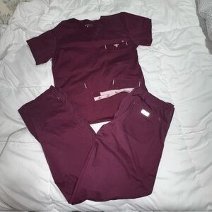 Med Couture Plum/Pink scrub set Small